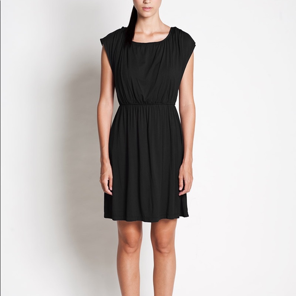 Giselle Noir Nursing Maternity Dress